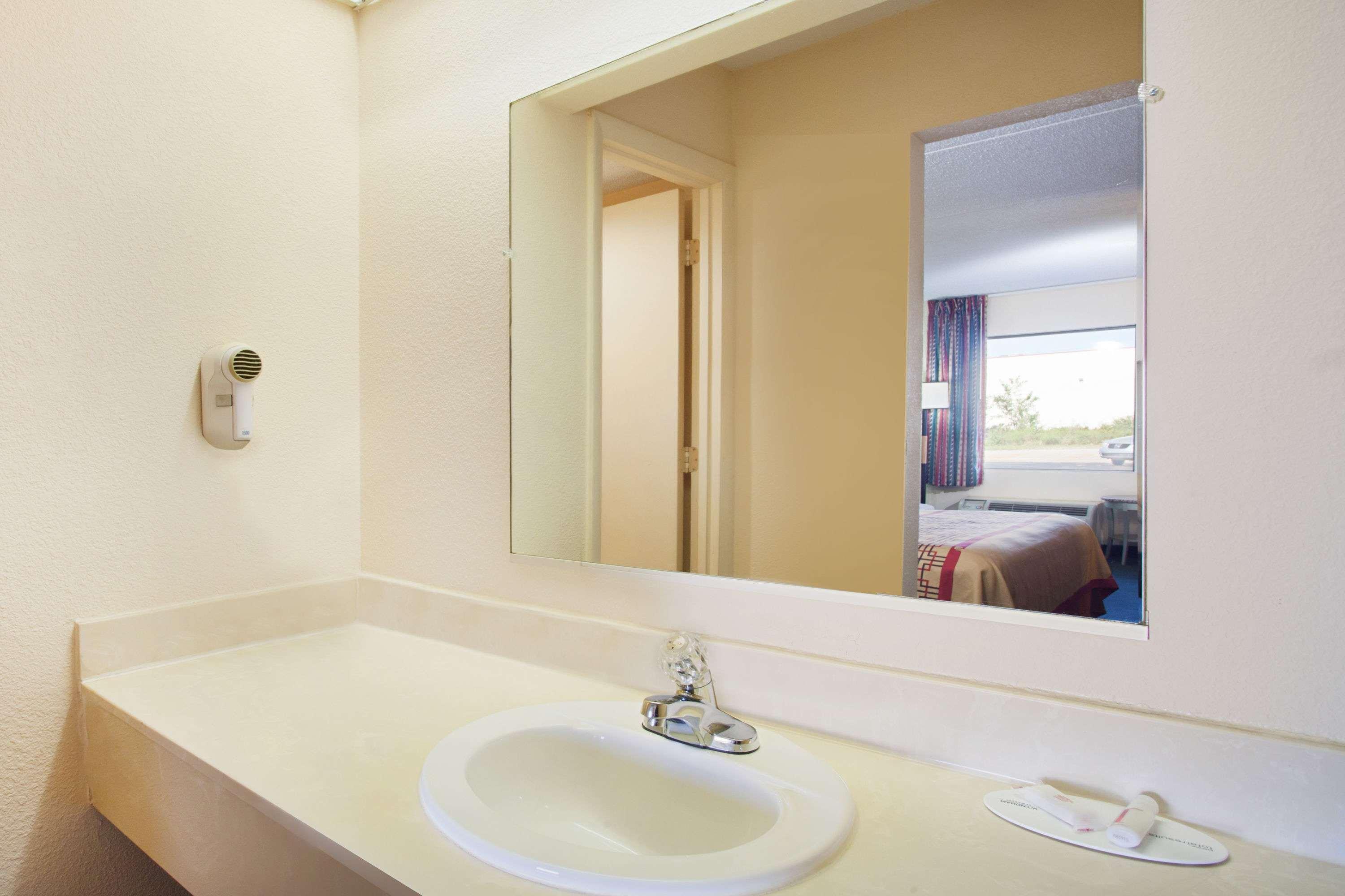 Days Inn By Wyndham Greeneville Ngoại thất bức ảnh