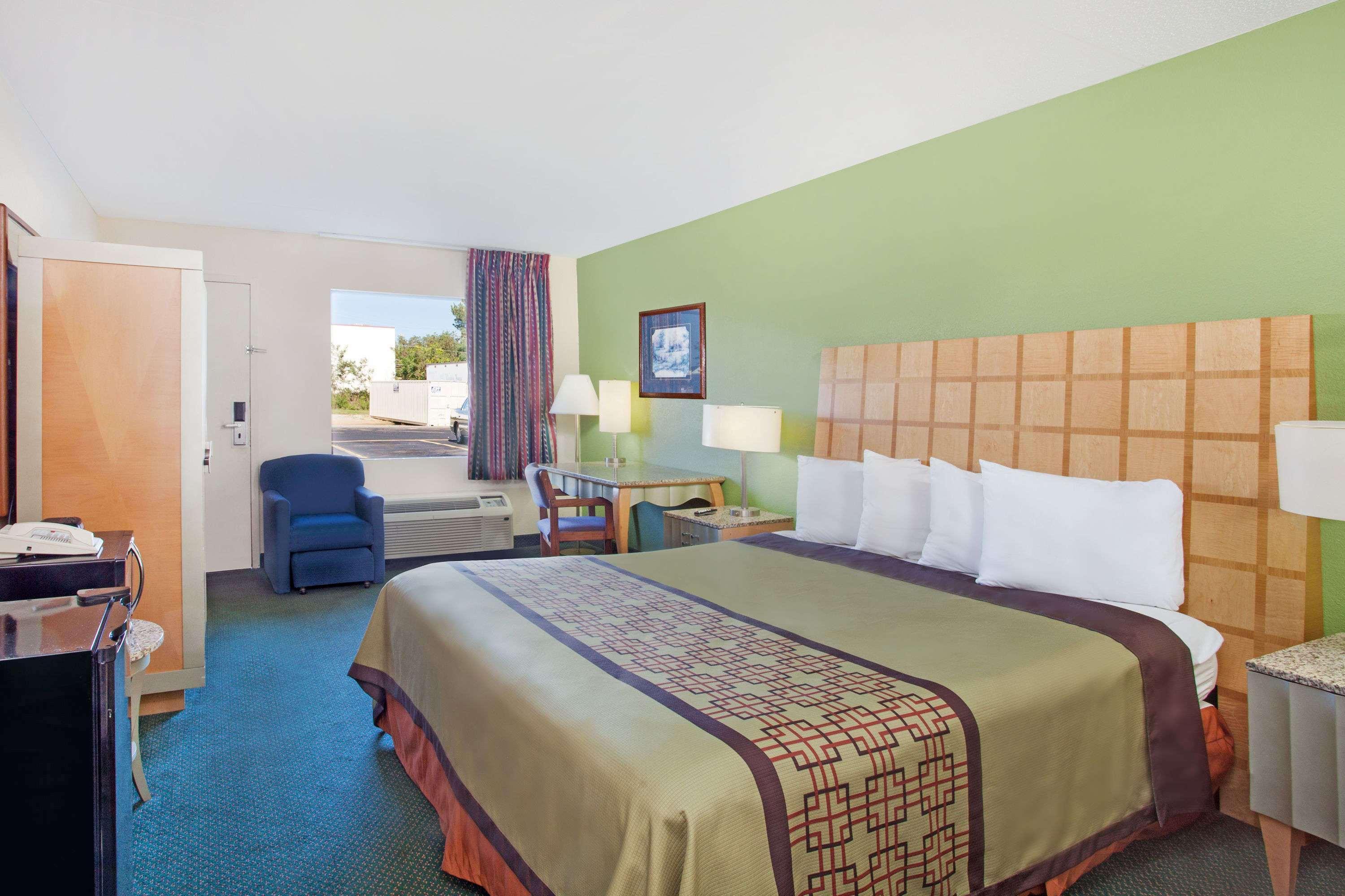 Days Inn By Wyndham Greeneville Ngoại thất bức ảnh
