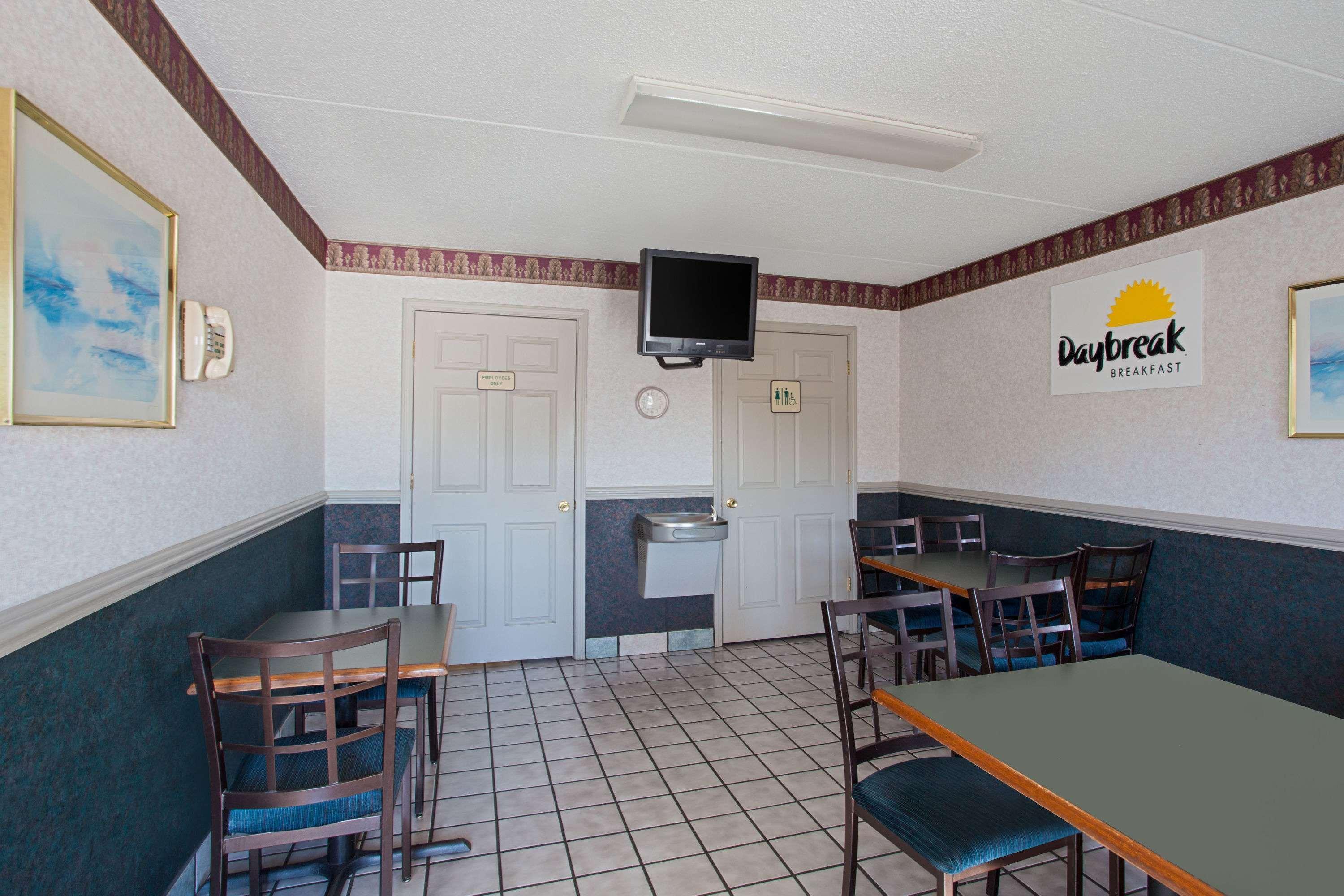 Days Inn By Wyndham Greeneville Ngoại thất bức ảnh